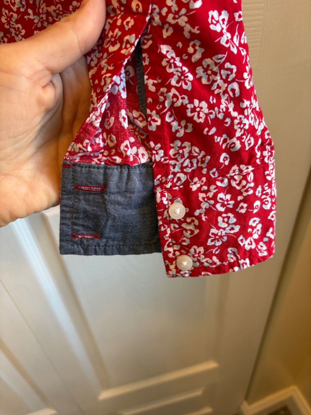 Tommy Hilfiger Red and White Floral Button-Up - Picture 5 of 11